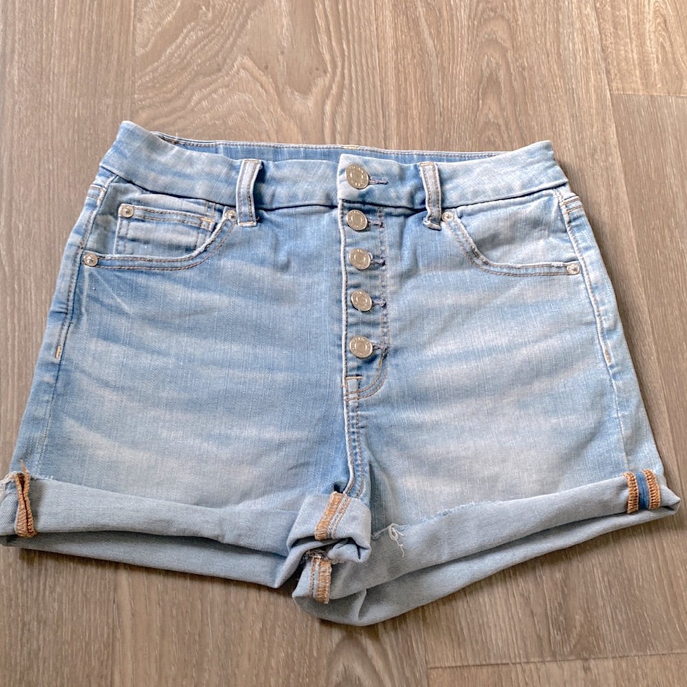 American Eagle Outfitters Button-Down short
